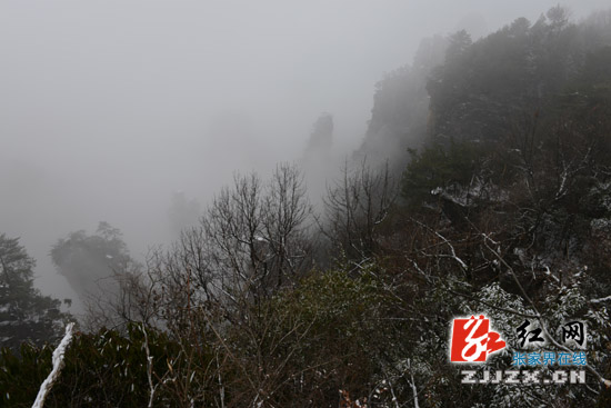 张家界武陵源迎来2014年首场降雪（组图）