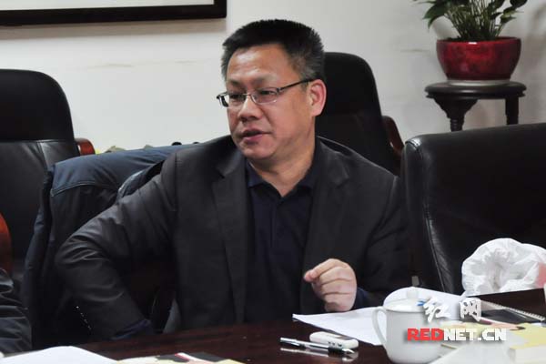 中南传媒集团董事、红网董事长、总经理舒斌做交流发言。