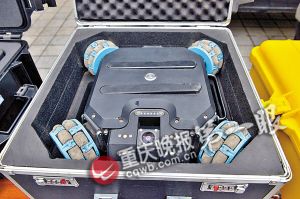 　　■车底探测机器人src=