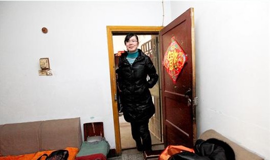图为：身高比家里的门矮不了多少