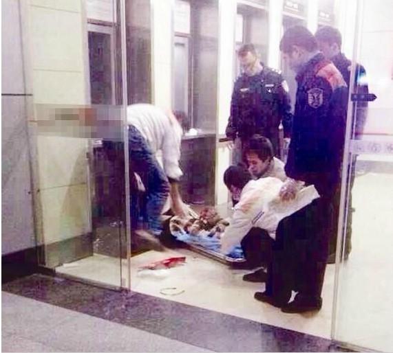 厦门女子深夜存钱被抢匪敲晕 之前被人跟踪