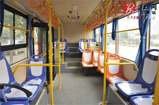 公交换新 司机、乘客素质大考验