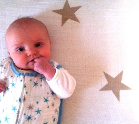 千万别让网友给娃起名:路灯、闪亮亮、威震天