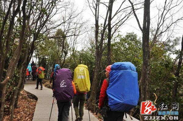 张家界武陵源户外运动火热兴起  助力旅游转型升级