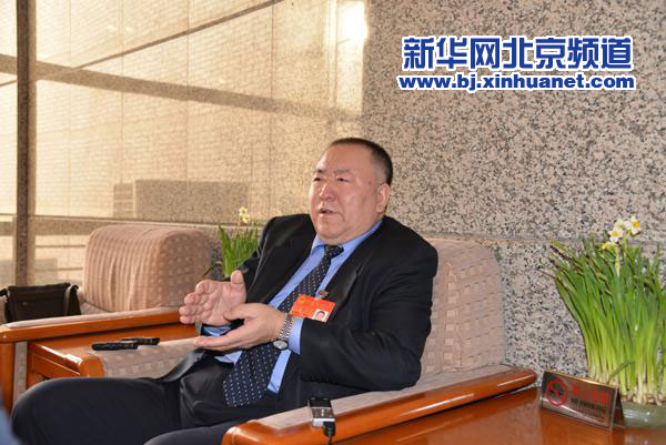 北京市人大代表朱玉岭接受新华网专访。新华网北京频道发 云赛侠摄