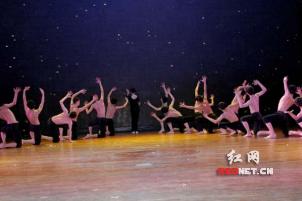 彩排现场精彩的舞蹈。