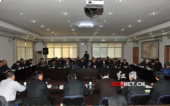 湖南省水利厅党组召开迎新春老同志座谈会。