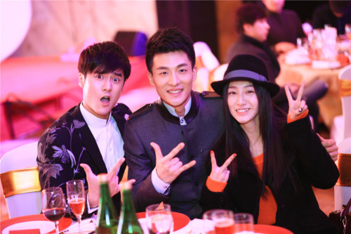 [视频]唐人年会众星齐聚 温情爆笑将拍新剧(图