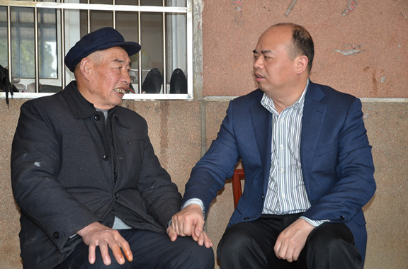 浏阳经开区党工委书记郭力夫走访慰问困难群众