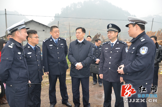 【警视窗】春节前夕 胡志文现场检查春运安全工作