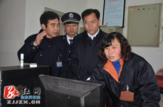 【警视窗】春节前夕 胡志文现场检查春运安全工作