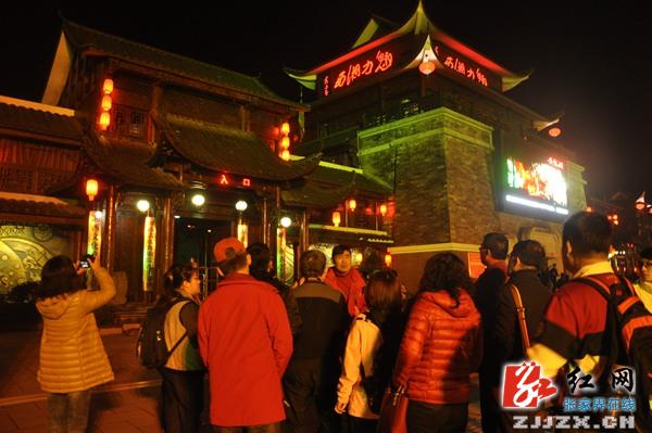 【欢乐春节】张家界魅力湘西马年首场演出受青睐