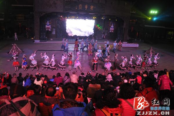 【欢乐春节】张家界魅力湘西马年首场演出受青睐