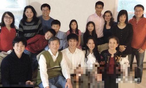 明星全家福家居照盘点:<em>陈冠希</em>姐姐美艳?王诗龄