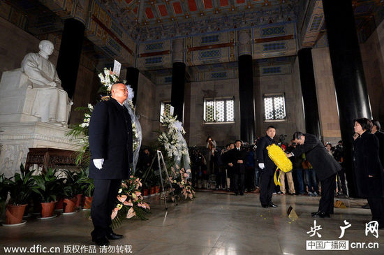 台湾陆委会主委王郁琦拜谒南京中山陵_央广网