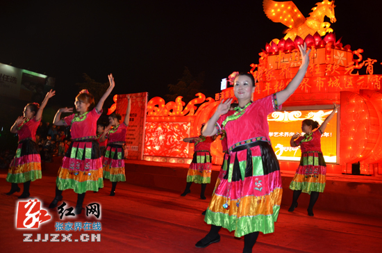 “中国梦.百花迎春”张家界市文联庆元宵晚会激情上演