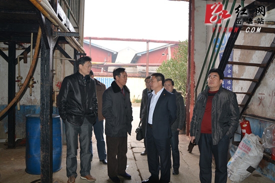 推进竹埠港“退二”工作 王永红走访两家化工企业