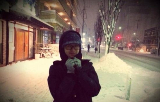 刘诗诗晒雪地素颜美照 网友：吴奇隆拍的吧？