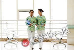 重庆护士换装 小伙禁不住制服诱惑每天输液(图)