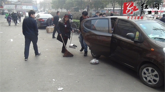 岳塘城管“三治三清”正式打响