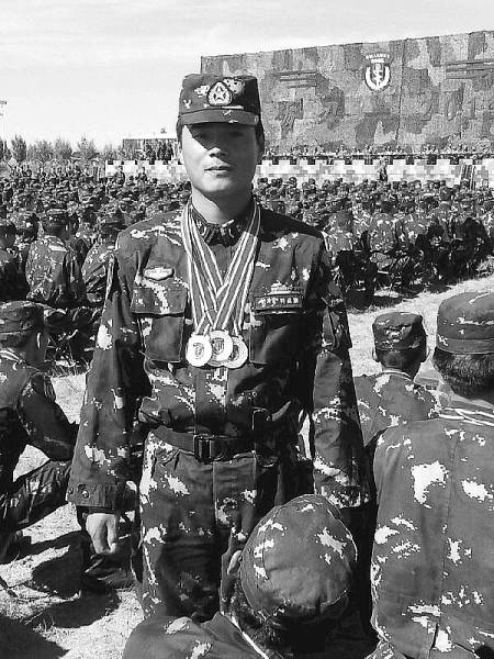 2月8日，央视七套“军事纪实”栏目用时30分钟，播出了旨在反映特种兵风采的“特战尖兵之反恐突击令”，第21集团军某特战旅教导队中士刘发是“男一号”。