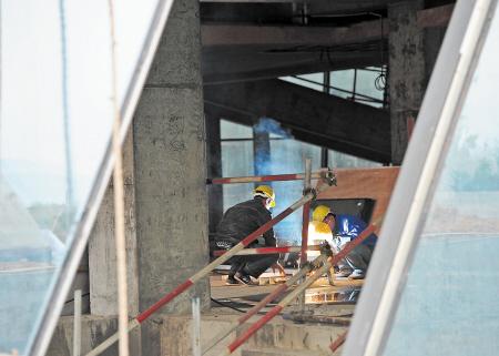新市图书馆设计时尚 可同时容纳7000人阅读