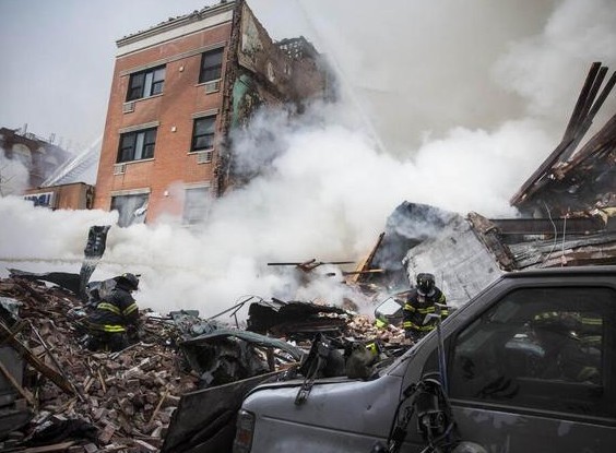 [视频]实拍纽约建筑物爆炸倒塌 浓烟滚滚