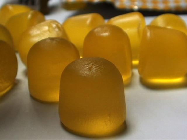 央视调查：部分企业用工业明胶加工药用胶囊