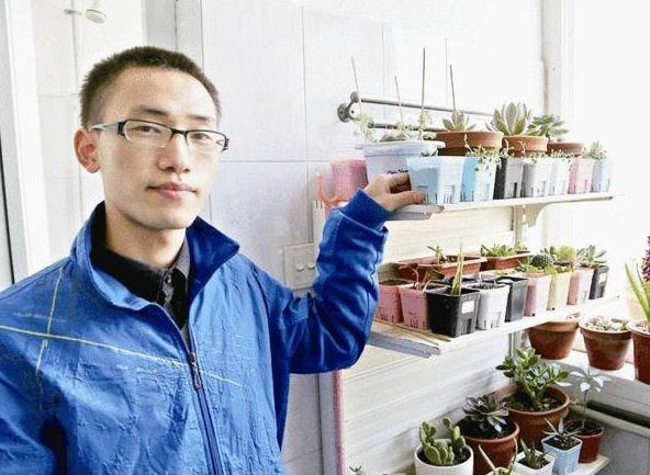 图为：黄兴波和他的“秘密花园”