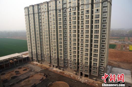 福民一号小区安置小区，目前尚未交工的一栋在建楼房。　周小云　摄