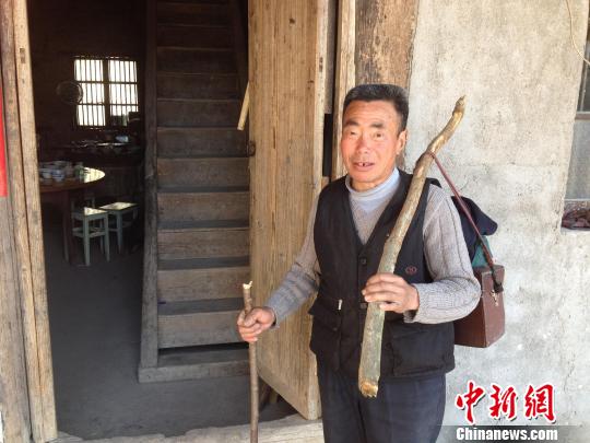 蒋亨友出诊 张皓栋 摄