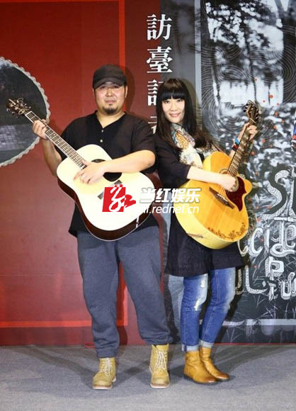 宋冬野阿肆 “摇滚办桌” 连袂开唱