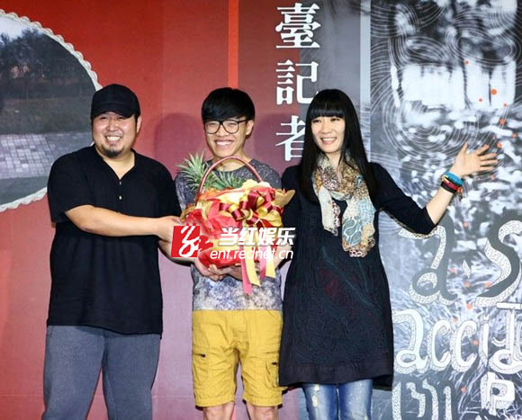 宋冬野阿肆 “摇滚办桌” 连袂开唱 卢广仲41将力挺宋冬野担任演唱会嘉宾