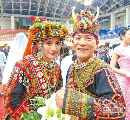 男子暗恋初中同学30年终于抱得美人归（图）