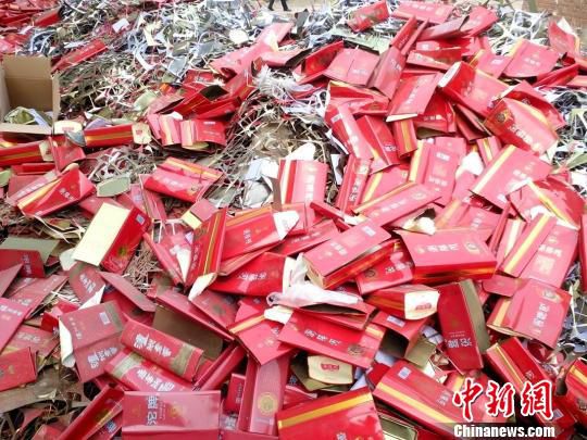 河南封丘一黑工厂造名酒包装 距工商局仅1500米(图)