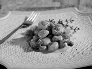 吃法一：土豆、青豆配小龙虾尾肉