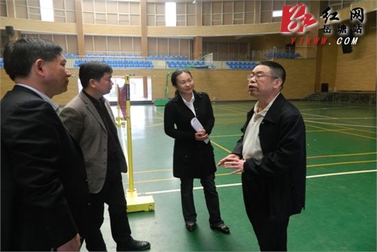 彰显科技特色 省科技厅督察组视察火炬学校