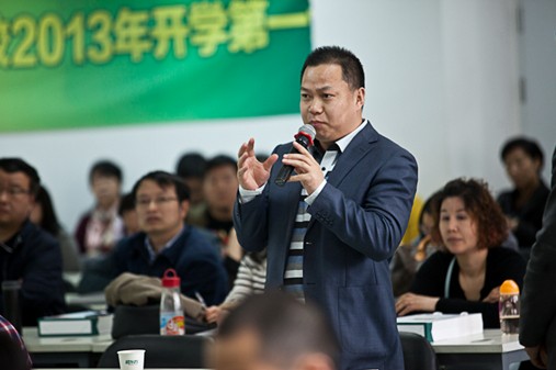 北京昌平新东方外国语学校校园开放日家长提问。