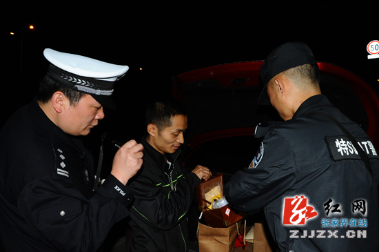 民警坚守岗位尽心尽责