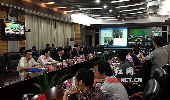 4月15日下午，长江防总召开2014年指挥长视频会议。