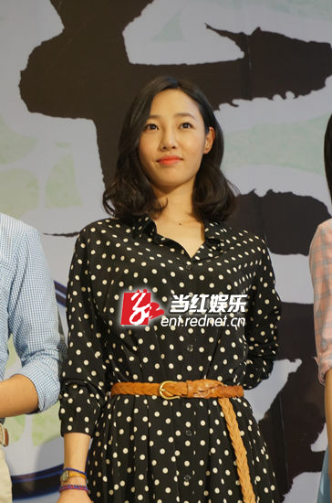 白百何亮相