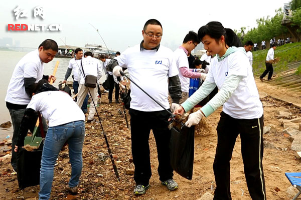 浦发银行长沙分行成立十周年 推出清洁湘江活动