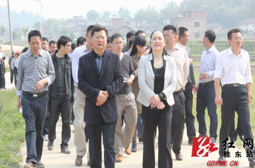 桂东县领导谭建上、黄峥嵘等现场观摩演练