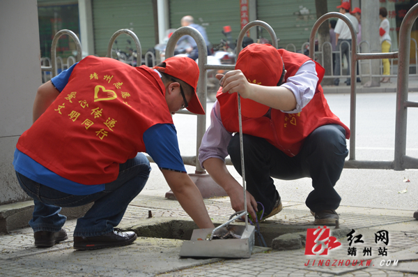 拒绝中国式过马路 靖州千名志愿者文明劝导