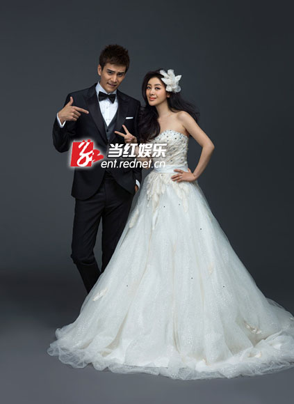 小李琳经超搞怪拍婚纱照