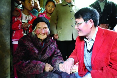 96岁哑老太免费接生70年家境贫困晚年凄凉（图）