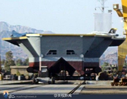 伊朗为练习攻击美军航母建“假航母”