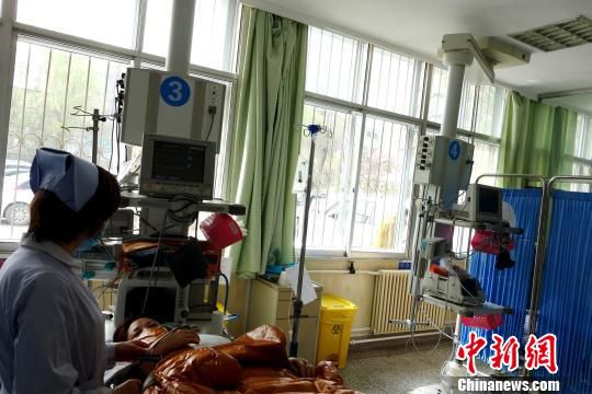 西宁发生一起疑似食物中毒事件已有36人入院（图）