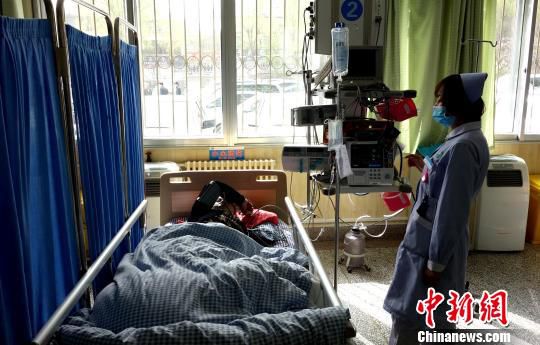 西宁发生一起疑似食物中毒事件 已有36人入院(图)