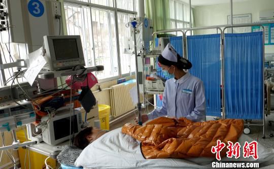 西宁发生一起疑似食物中毒事件 已有36人入院(图)